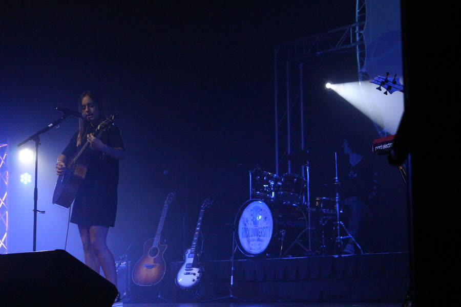 Live performance at Rock U